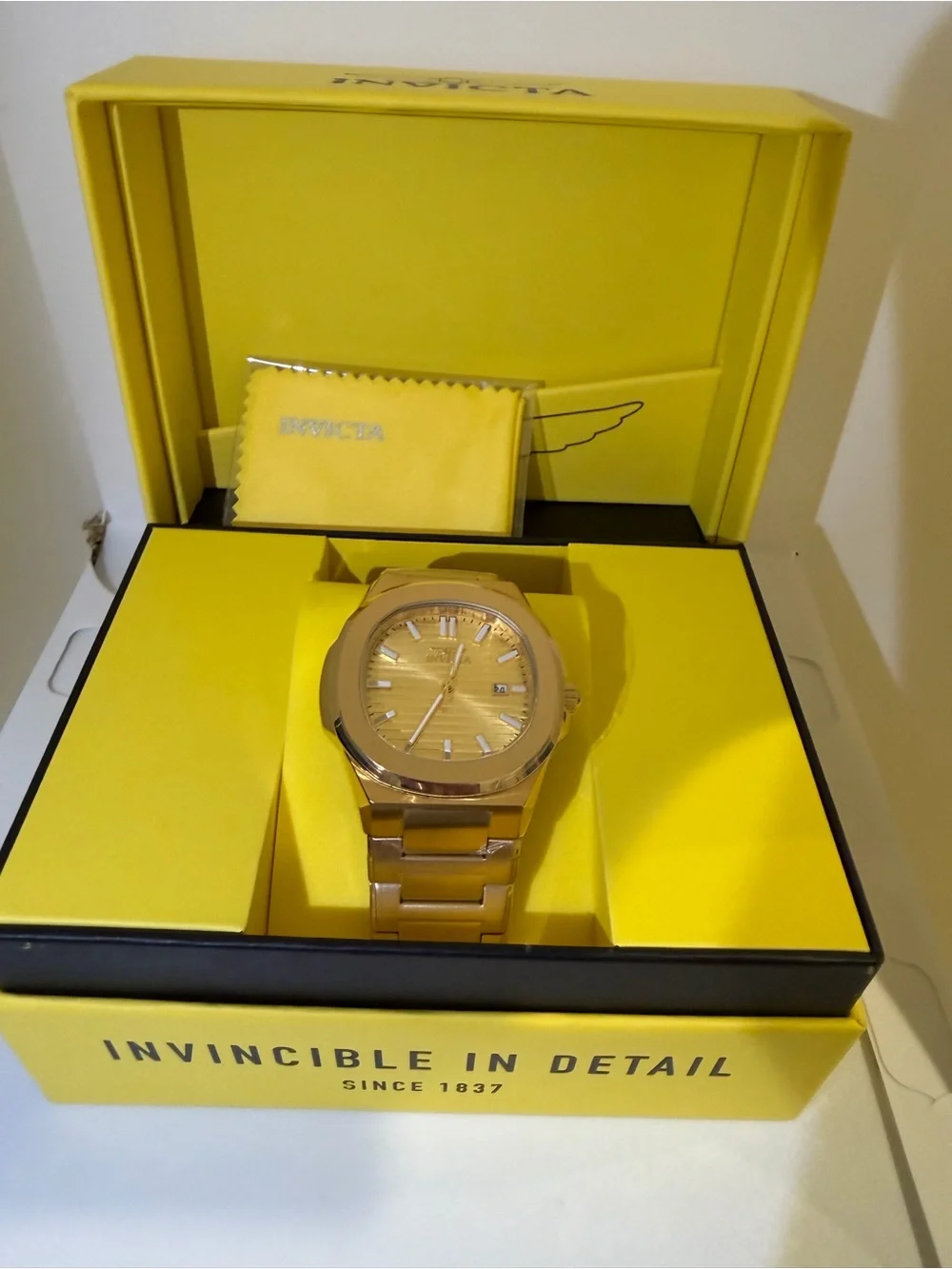 Invicta Speedway Gold Stainless Steel Men's Watch - Luxury Analog Date